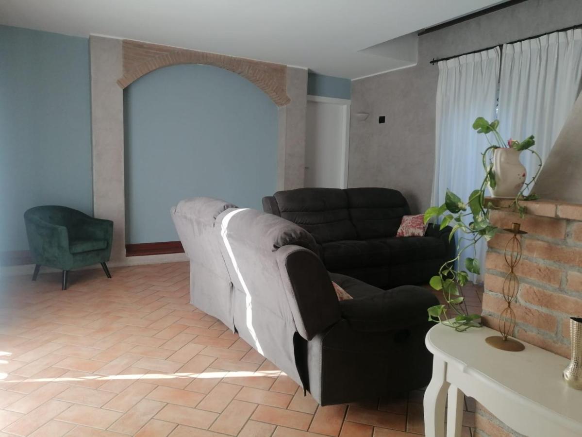 Lussuosa Villa Vicino Alla Stazione Caronno Pertusella Εξωτερικό φωτογραφία