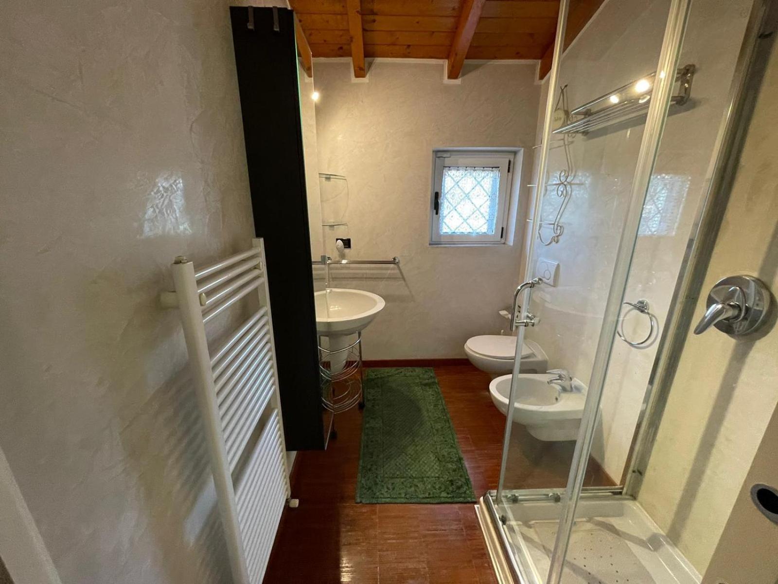 Lussuosa Villa Vicino Alla Stazione Caronno Pertusella Εξωτερικό φωτογραφία
