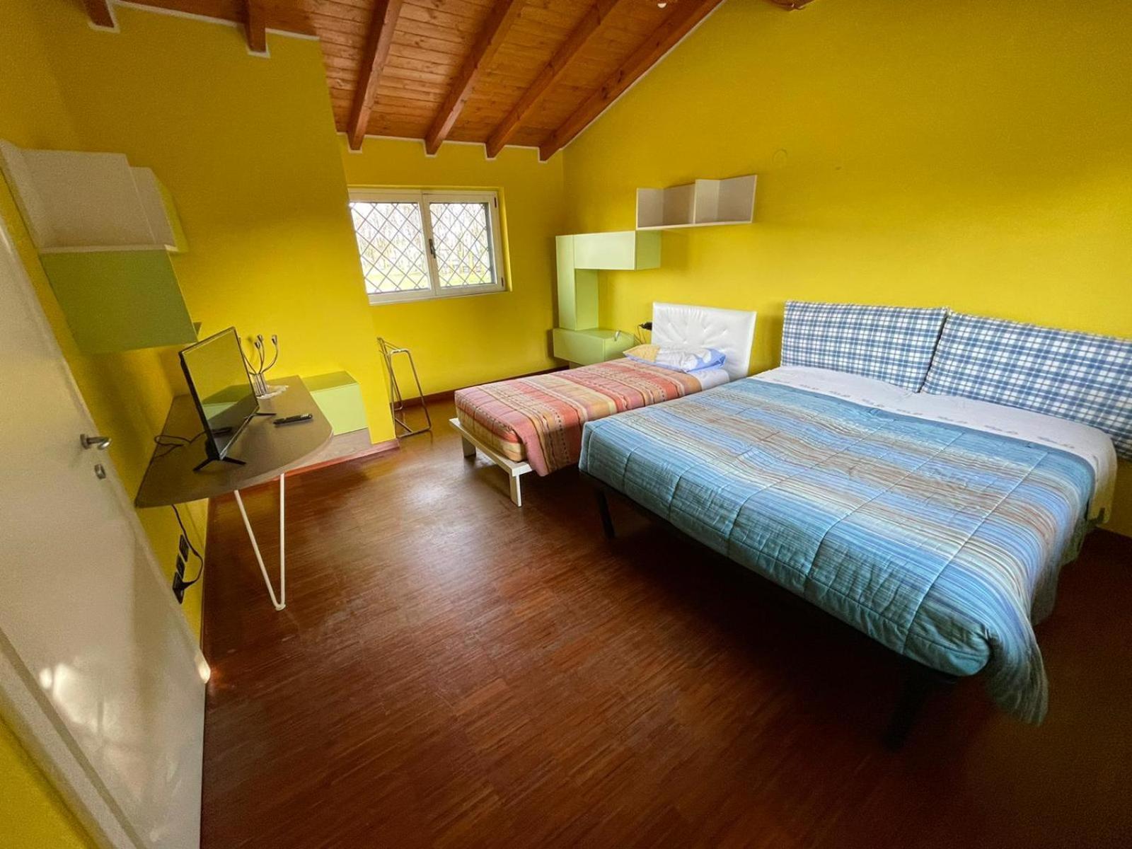 Lussuosa Villa Vicino Alla Stazione Caronno Pertusella Εξωτερικό φωτογραφία